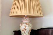 Porcelain table lamp