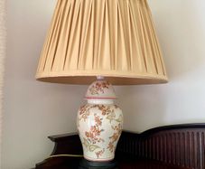 Porcelain table lamp