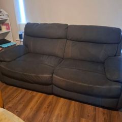 3 seater recliner couch.