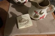 Sugar bowl and jug