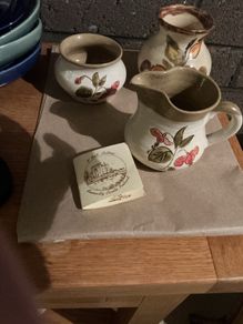 Sugar bowl and jug