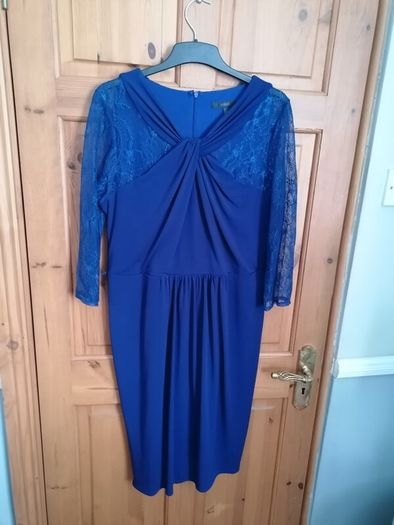 dress  coast size 16 lace lined  loops for belt if wanted