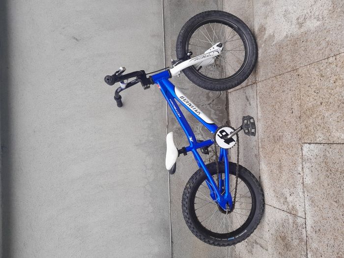 Specialized hotrock 16" kids bike