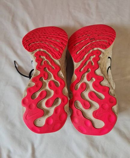 2022 nike react infinity flyknit 3 Size 7.5 eu 42 white/pink in excellent condition