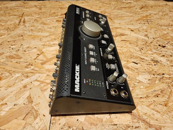 Mackie "Big Knob" Studio Command System - Professional Monitor Controller