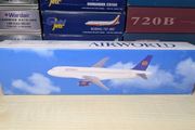 AIRWORLD 1:200 scale model airplane, Airbus A320 aircraft, NEW
