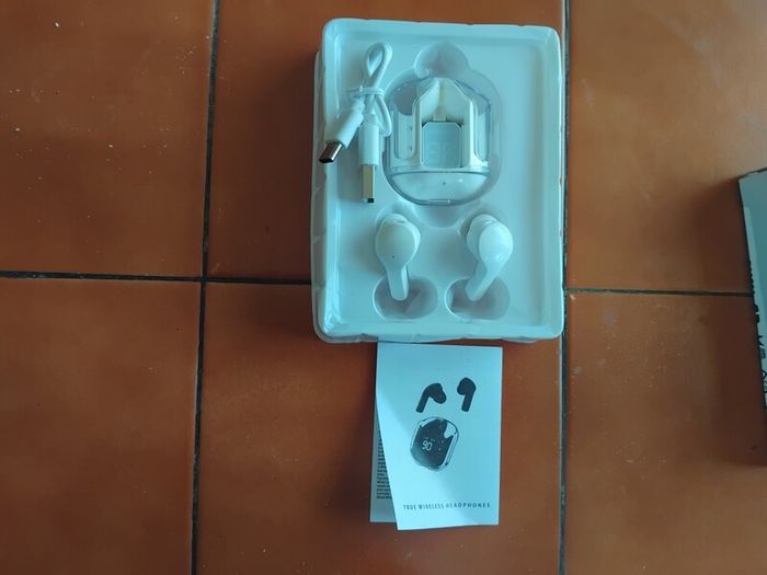new bluetooth earphones. can be seen charging