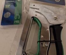 Rawlplug staple gun