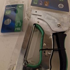 Rawlplug staple gun