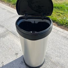 Curves large bin
