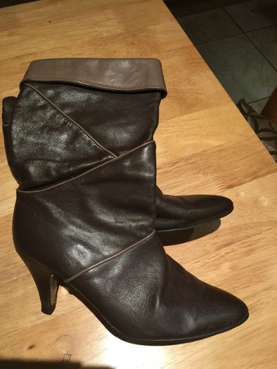 Vintage brown leather boots with heel
