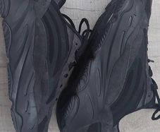 yeezy boost trainers mens size 10 brand new