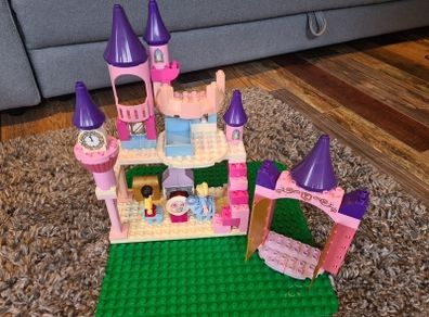 duplo disney cinderella castle #6154 With a few extra pieces