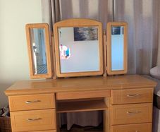Wooden vanity unit with mirror and drawers