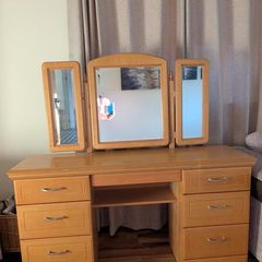 Wooden vanity unit with mirror and drawers