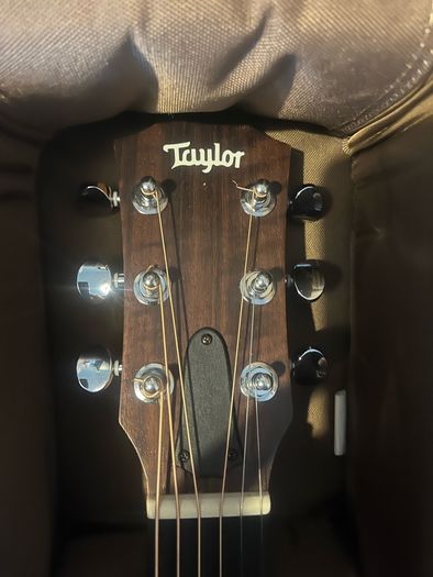 Taylor GS Mini semi acoustic