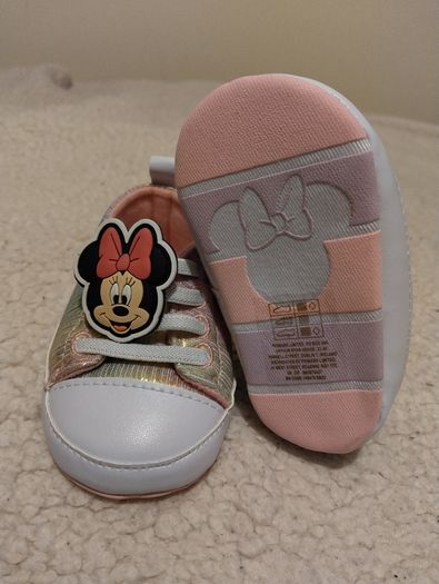 Disney Minnie Mouse Pram Shoes, new