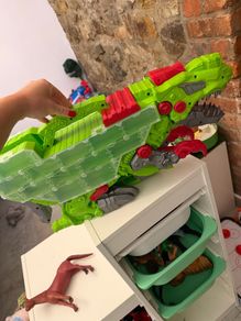 Dino garage