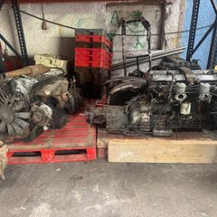 Jaguar XK 4.2 Straight six engines + rear axles
