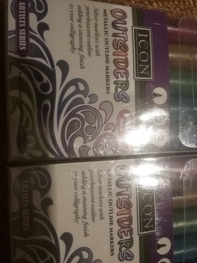 New outsiders Metallic markers 2 packs of 5