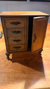 Mini jewellery chest of drawers