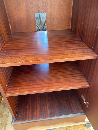 Record / Speaker cabinet