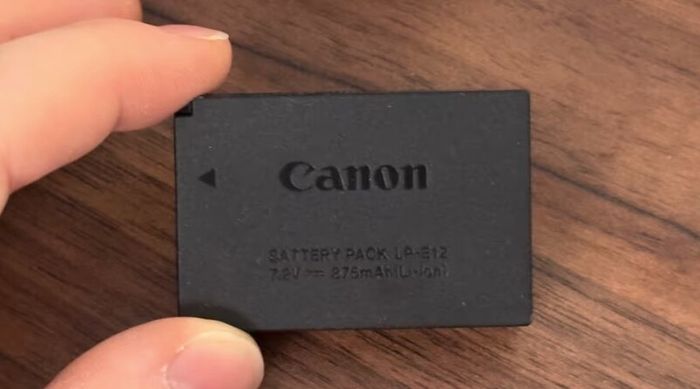 Canon Eos M100