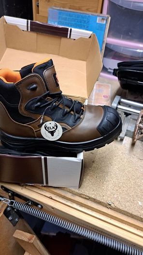 safey boots