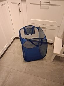 Foldable laundry basket