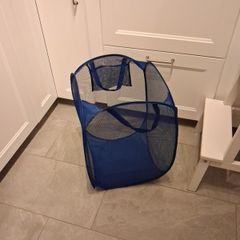 Foldable laundry basket