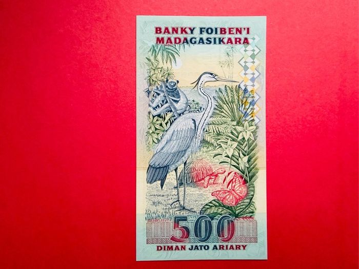 Madagascar. 500 Ariary / 2,500francs  1993.  ( UNCIRCULATED )Pick  72a.