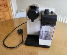 Nespresso Lattissima Touch DeLonghi Coffee Machine