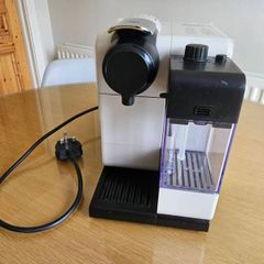 Nespresso Lattissima Touch DeLonghi Coffee Machine