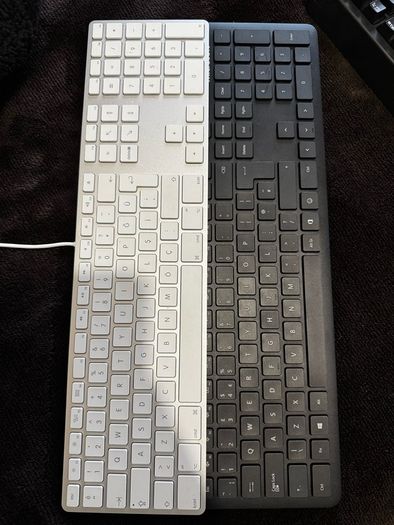 Apple Wired Keyboard (Model A1243)