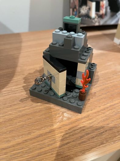 (Rare) Lego 4714 Harry Potter Gringotts Bank with Box, Instructions (Parts Missing)