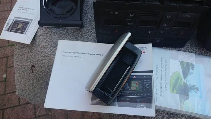 Audi a4 b6 b7 double din climate control unit. a4 b7 estate saloon bumpers 2.0tdi injectors engine parts breaking glove box sat nav radio cd player armrest