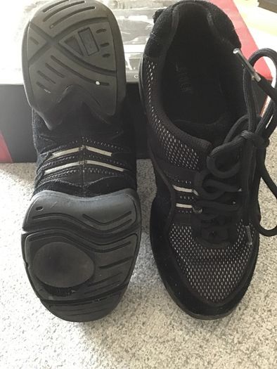 Bloch dancing sneakers - size 4 - black - Irish dancing practice shoes