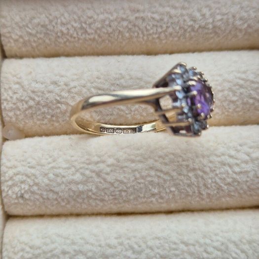 Ring 9k 375 Gold heart/shaped  with purple amethyst and CZ stones  size L
