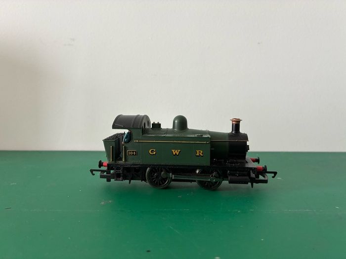 Hornby Railways GWR 104 Locomotive OO Gauge