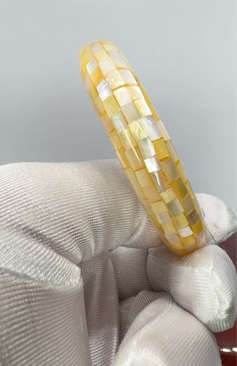 Perl bracelet Golden Glow: South Sea Colour Mother of Pearl Bangle