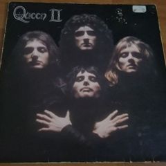 lP Vinil - Queen. 9 Albums + 2 Solo albums. In good condition.