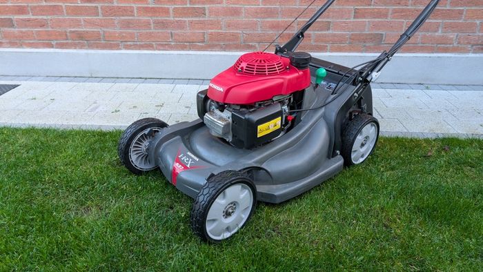 Honda HRX537 HYE Self-Propelled Lawnmower