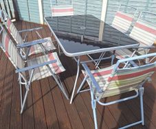 garden table and chairs
