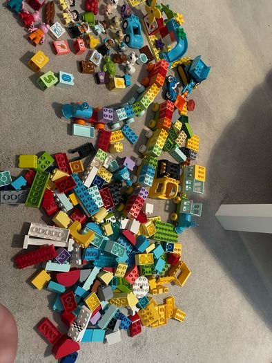 Huge Lego Duplo Joblot / bricks / mini figs / accessories