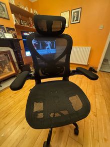 Office chair with back support