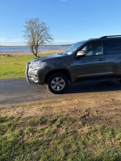 221 Toyota Land Cruiser LWB Commercial