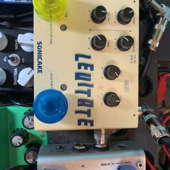 Sonicake levitate delay and reverb pedal