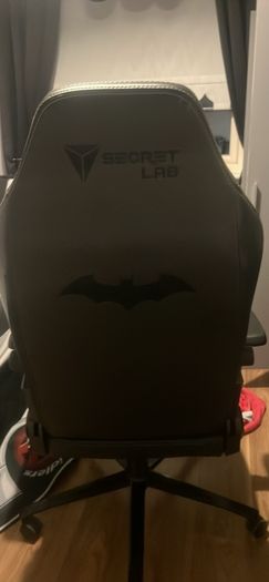 Secret labs dark knight titan gaming chair
