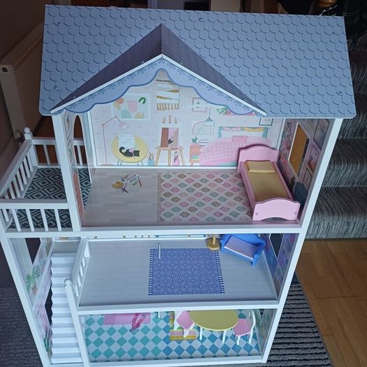 sadies toy doll house
