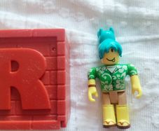 Roblox figure